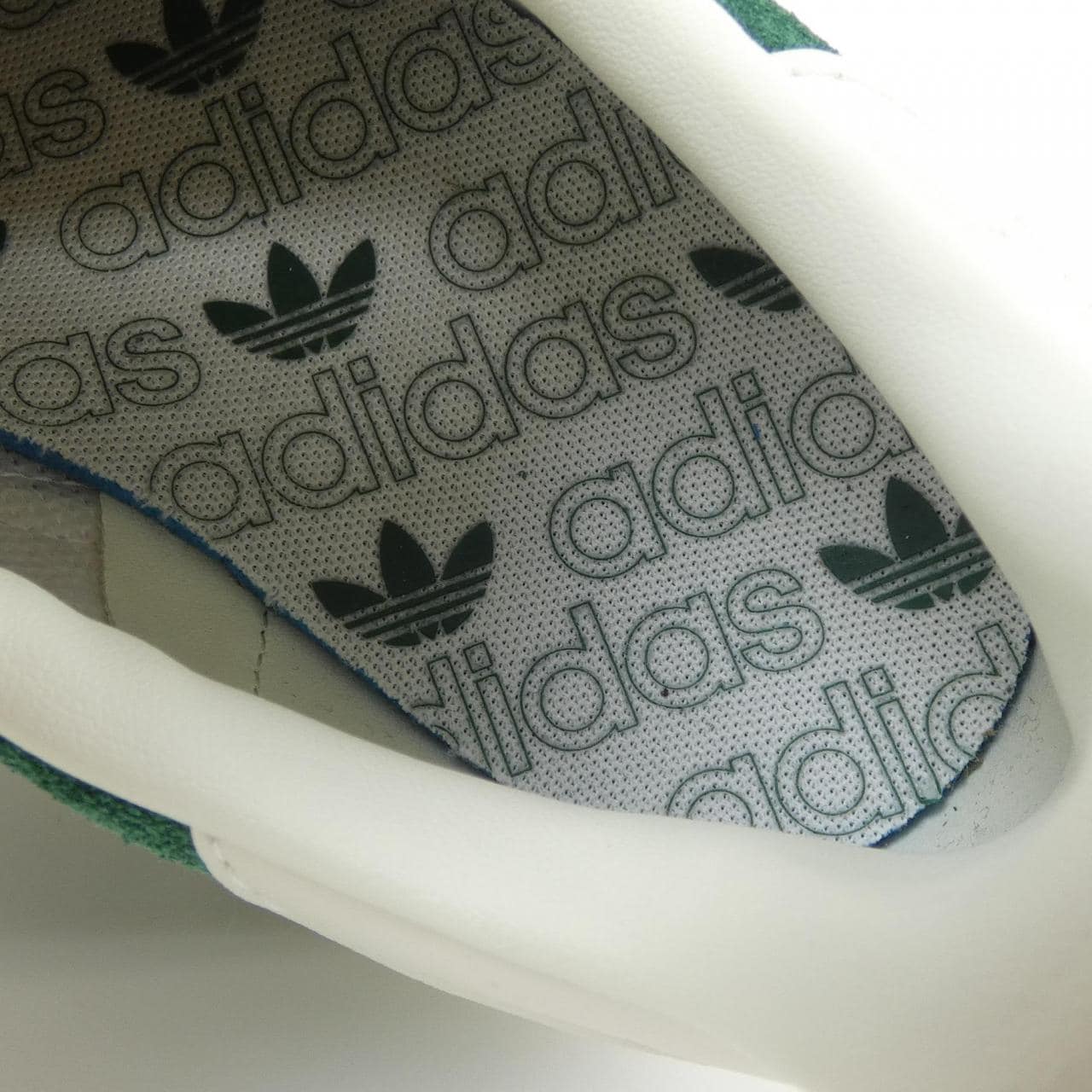 アディダス ADIDAS スニーカー