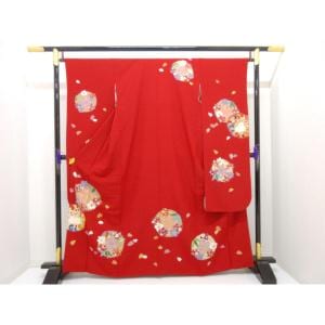 振袖　友禅金彩加工　刺繍入り