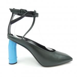 〈美品〉NINA RICCI ニナリッチ 【24.5】ストラップ ミュール 黒 美品〉NINA RICCI ニナリッチ 【24.5】ストラップ ミュール 黒 靴