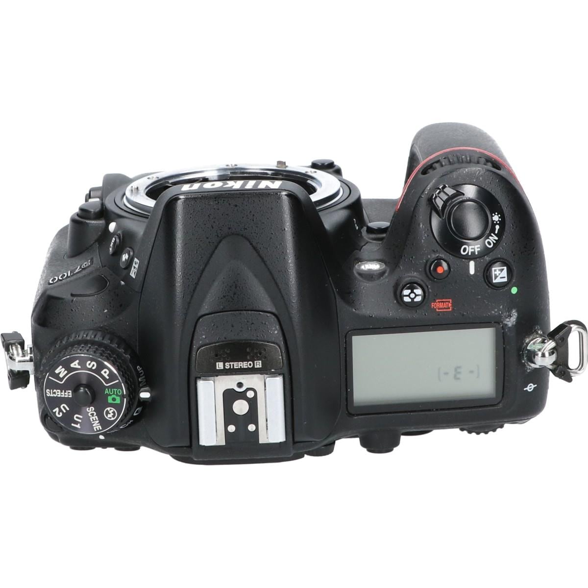 D7100