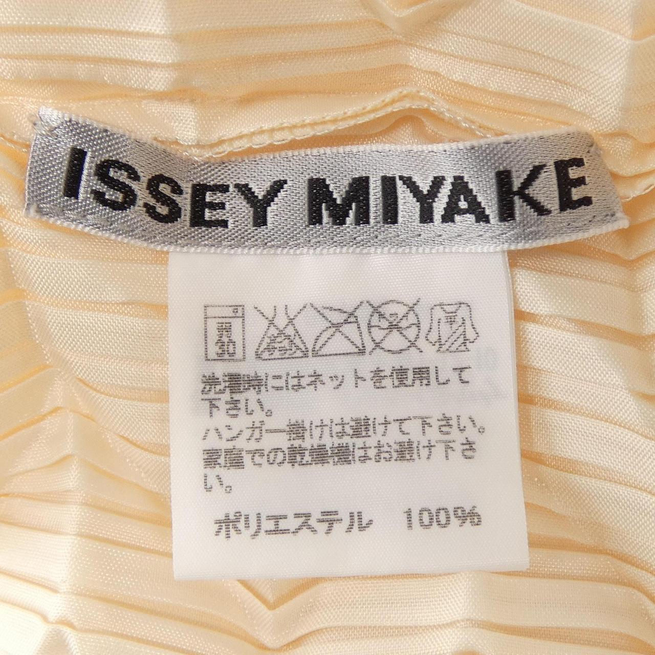 イッセイミヤケ ISSEY MIYAKE IM33FJ120 トップス