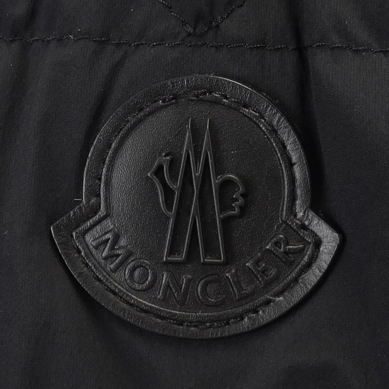 モンクレール MONCLER ダウンジャケット