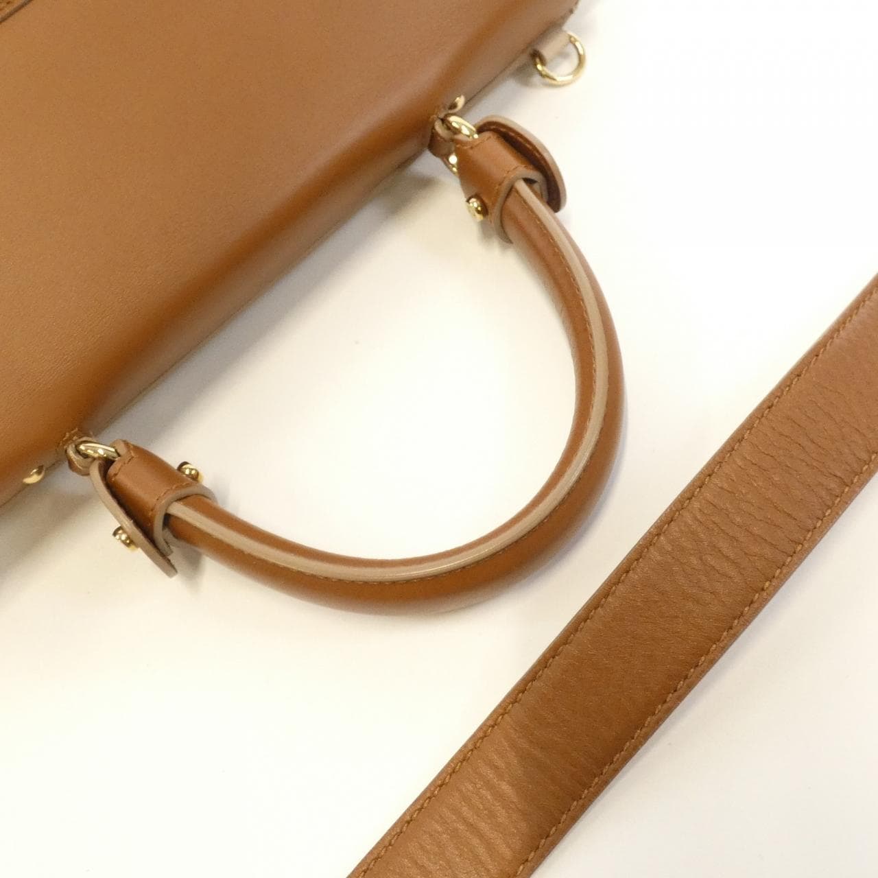 サルヴァトーレフェラガモ ソフィア 21 D543 バッグ