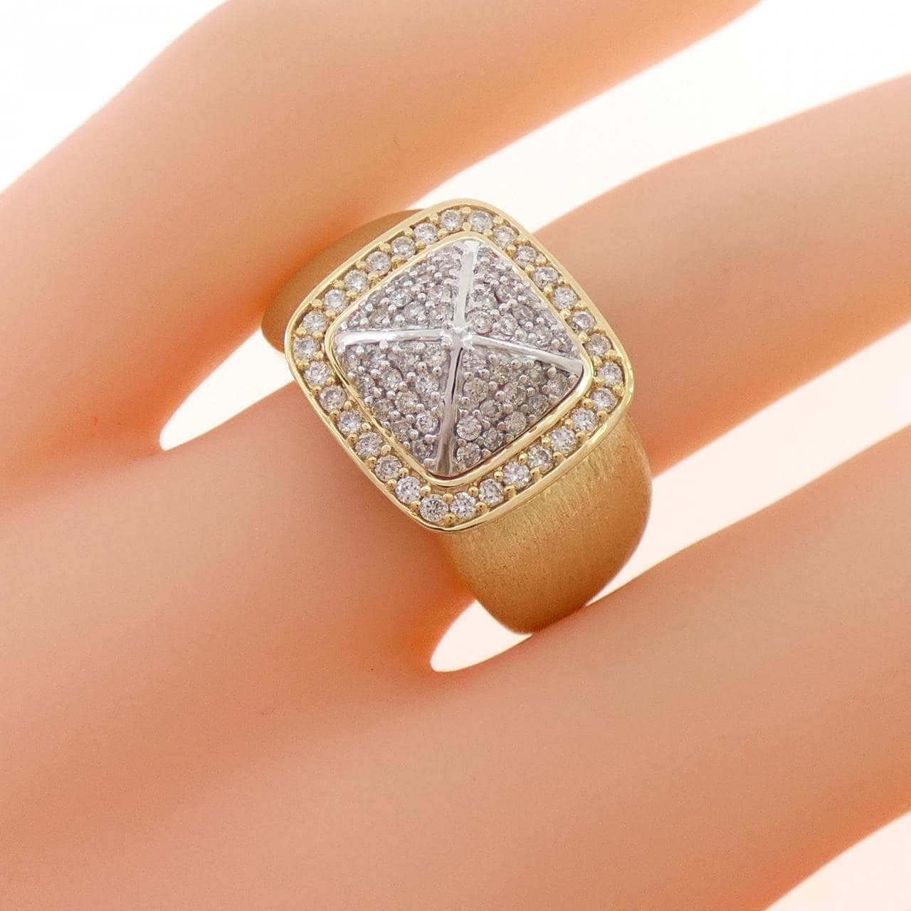 ジーエスティービー ダイヤモンド リング 0.45CT