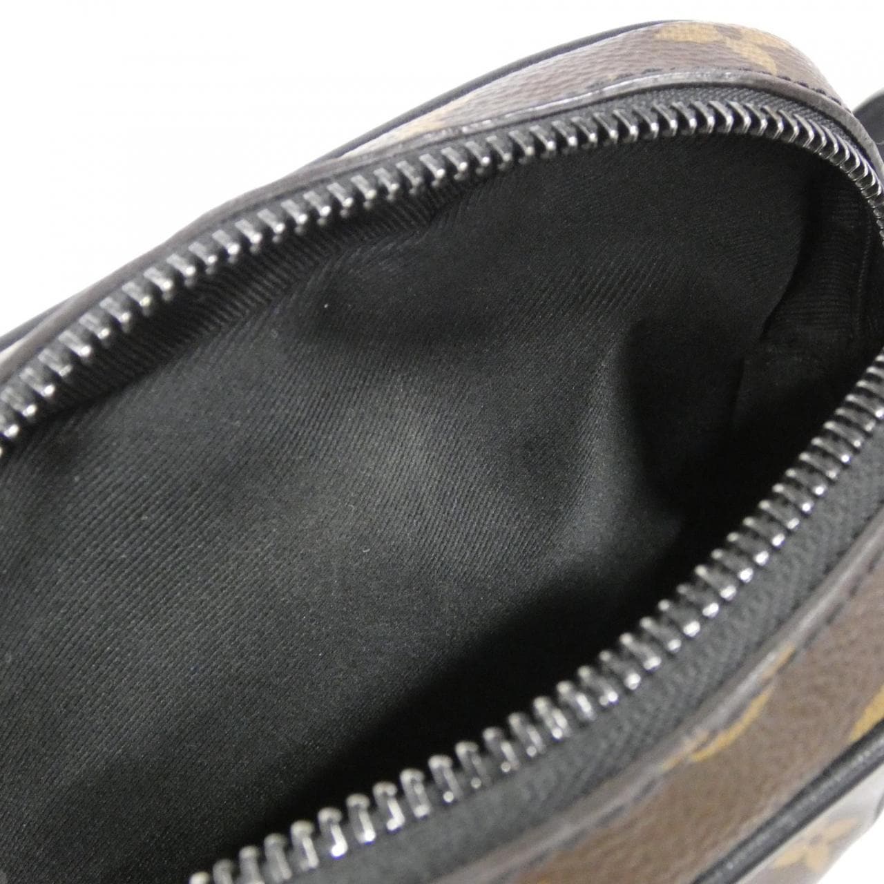 ルイヴィトン モノグラム マカサー クリストファー ウエアラブル ウォレット M69404 ショルダーバッグ