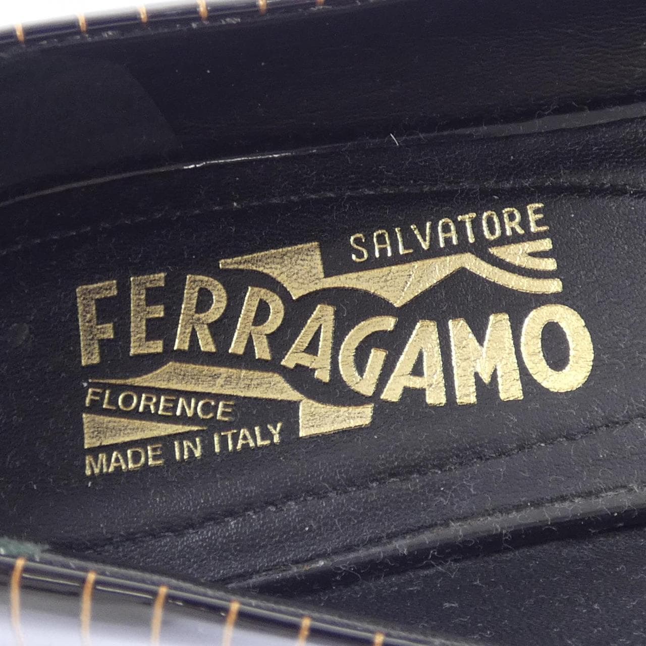 サルヴァトーレフェラガモ SALVATORE FERRAGAMO フラットシューズ
