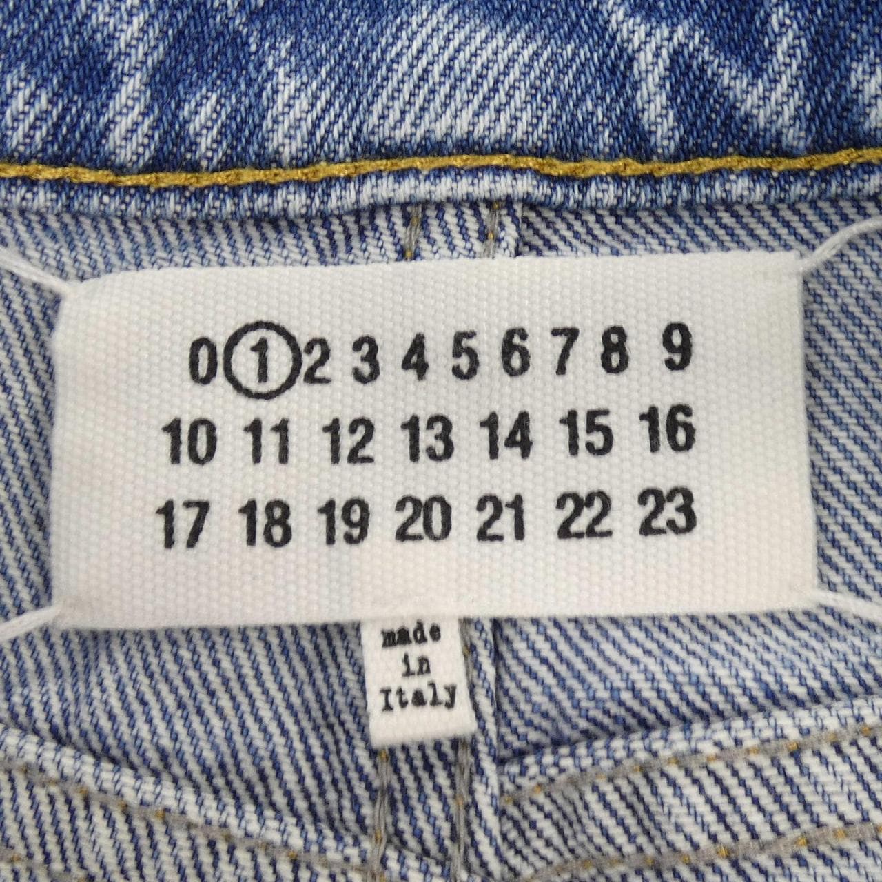 メゾンマルジェラ Maison Margiela スラッシュディテール S51LA0051 ジーンズ
