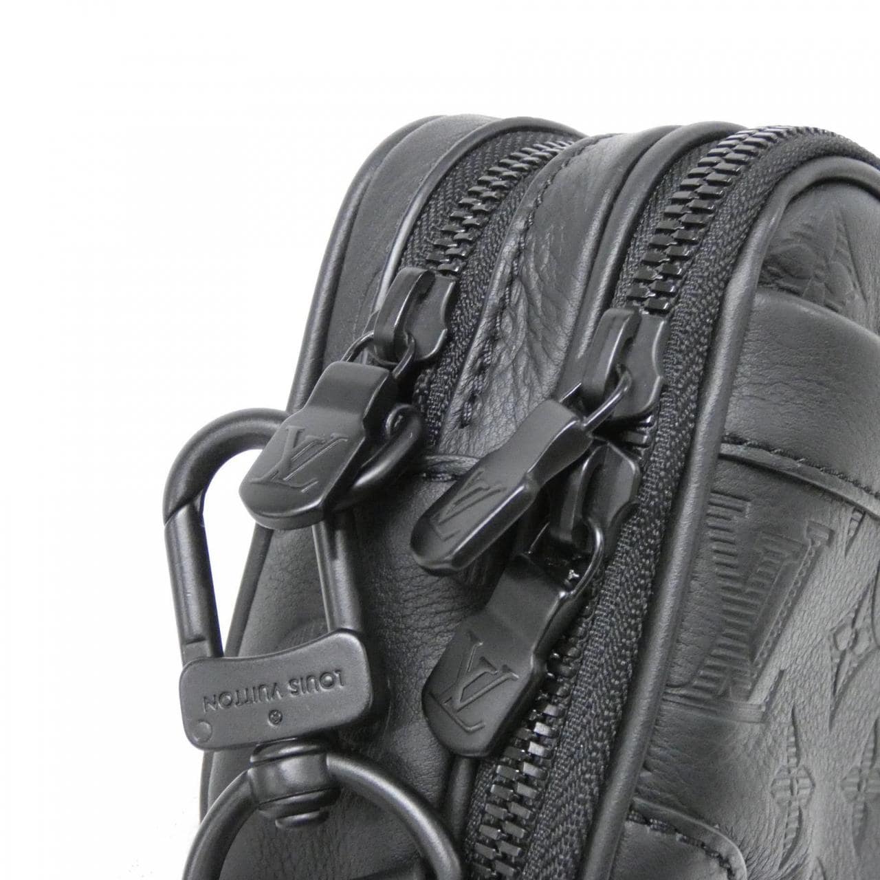 ルイヴィトン モノグラム シャドウ アルファ ウェアラブル ウォレット M82544 ショルダーバッグ