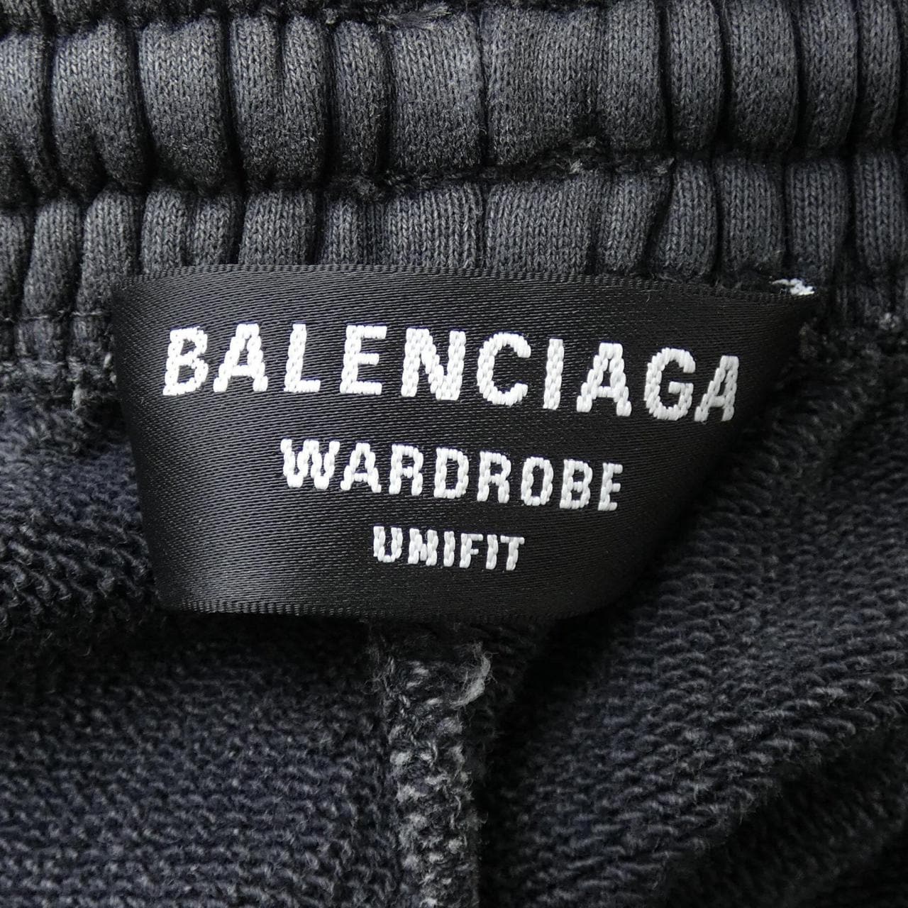 バレンシアガ BALENCIAGA WARDROBE 674591 TMVF5 UNISEX ショートパンツ