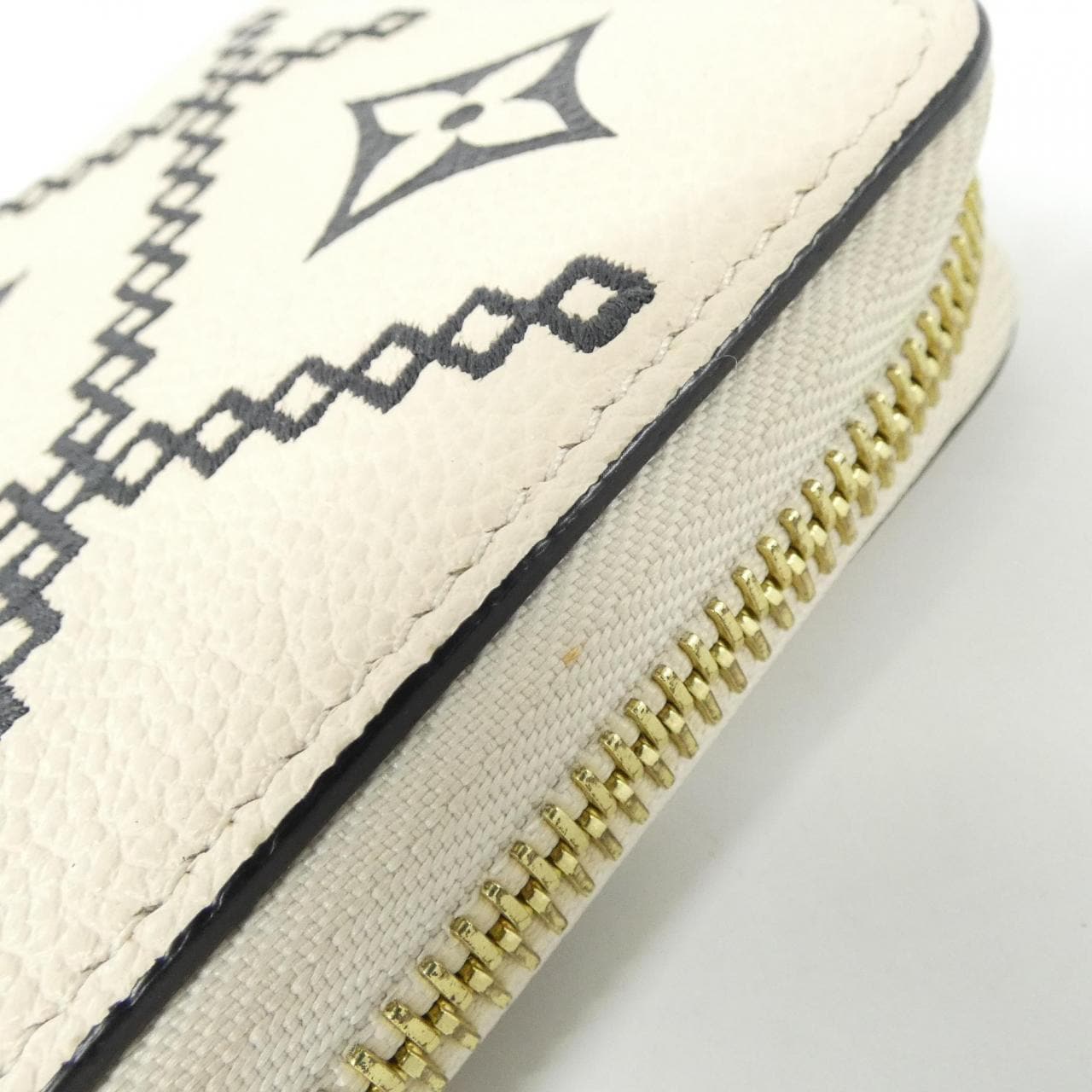 ルイヴィトン モノグラム アンプラント ブロデリー ジッピー ウォレット M81141 財布