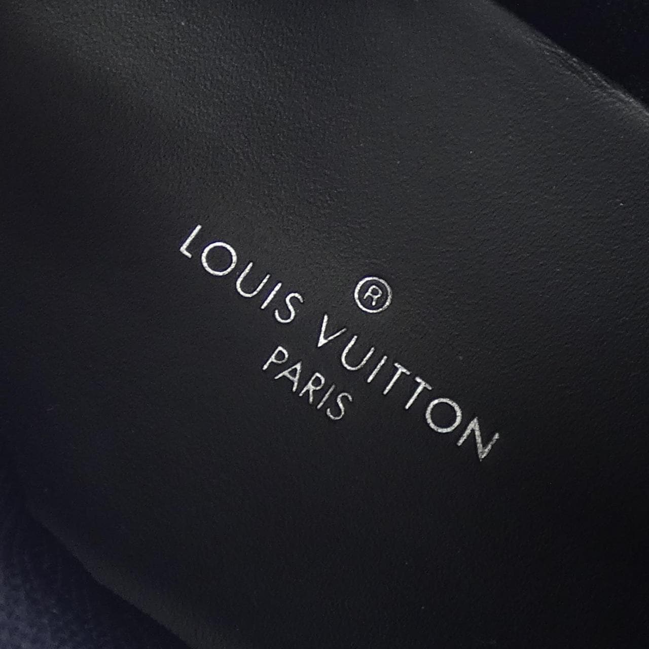 ルイヴィトン LOUIS VUITTON パテントモノグラムキャンバス アークライトライン スニーカー
