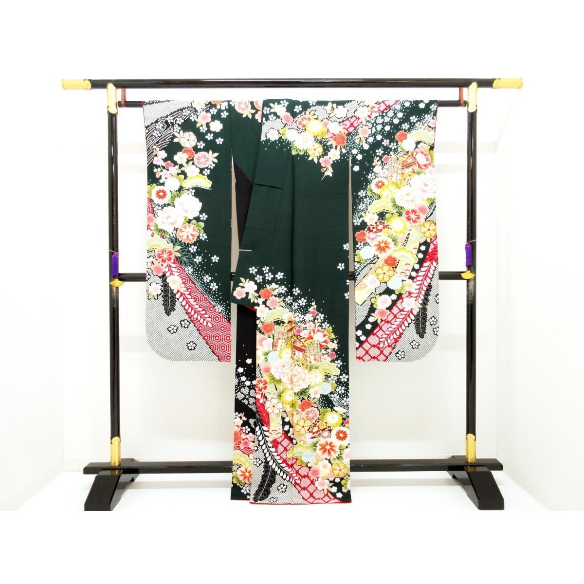 振袖　友禅金彩加工　刺繍入り