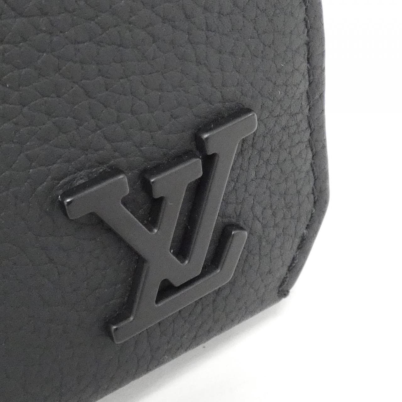 LOUIS VUITTON LV Aerogram Fastline 穿戴式皮夾 M82085 肩背包