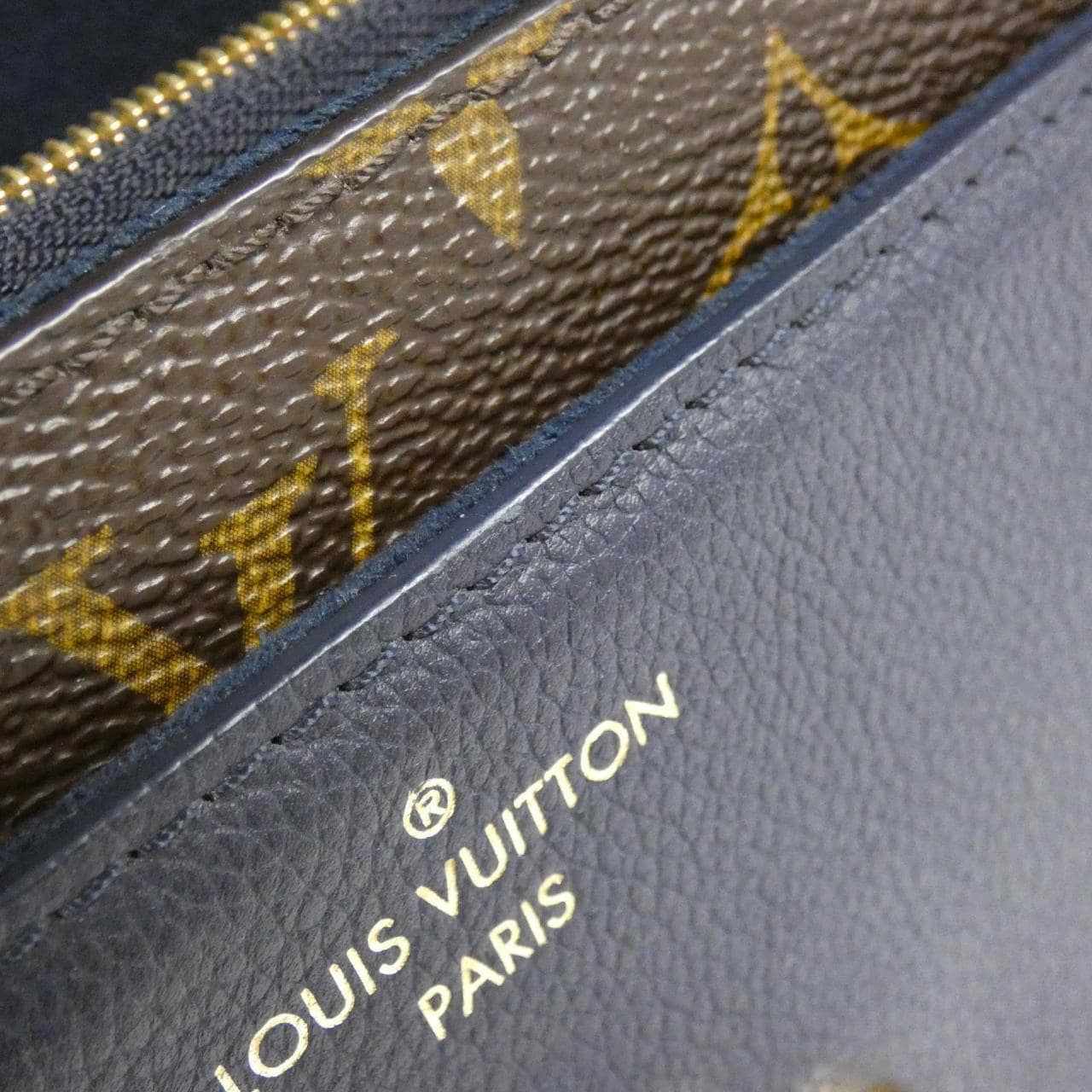 LOUIS VUITTON Monogram Victoire M44038 單肩包