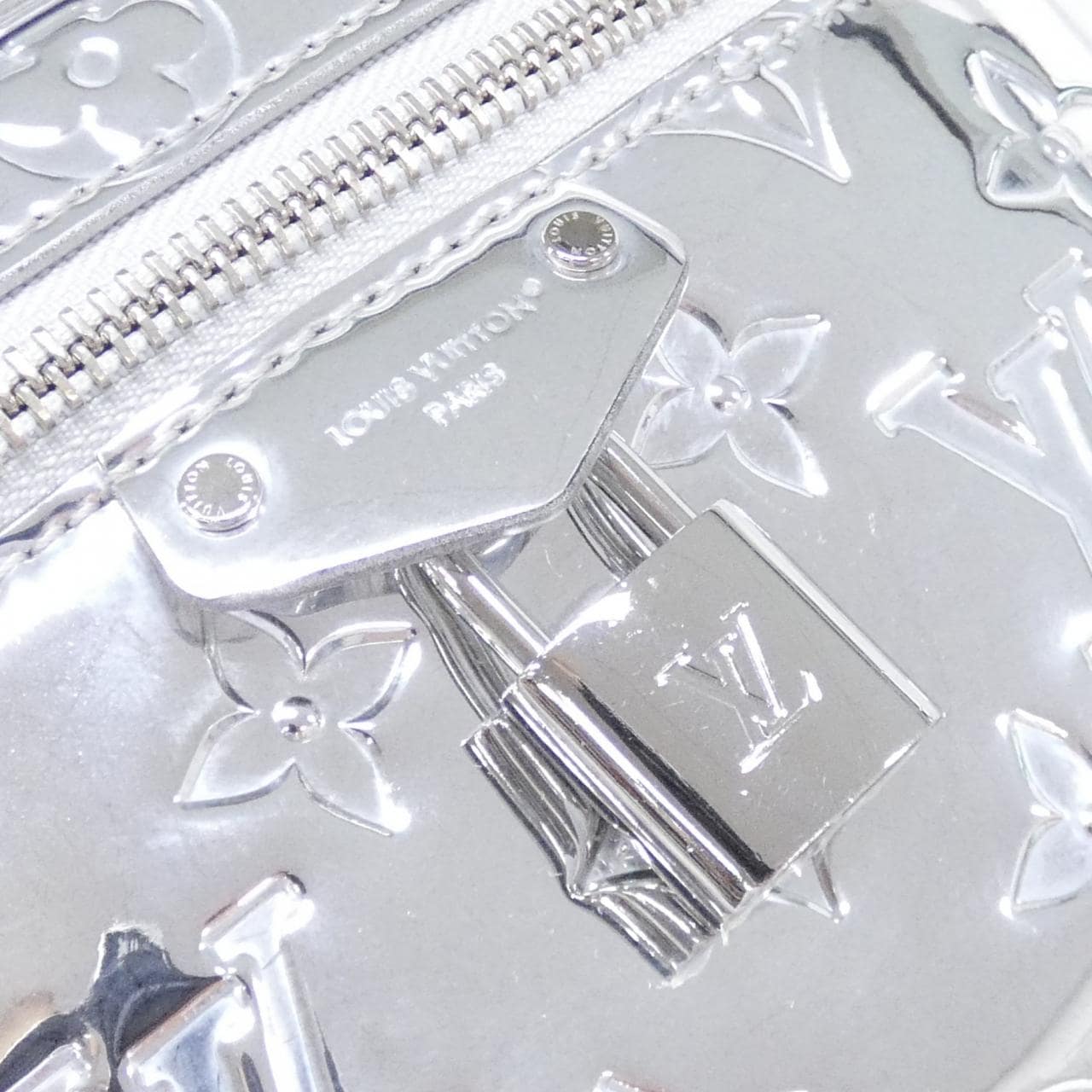ルイヴィトン モノグラム ミロワール(LV SKI) バニティ チェーン ポーチ M26097 バッグ