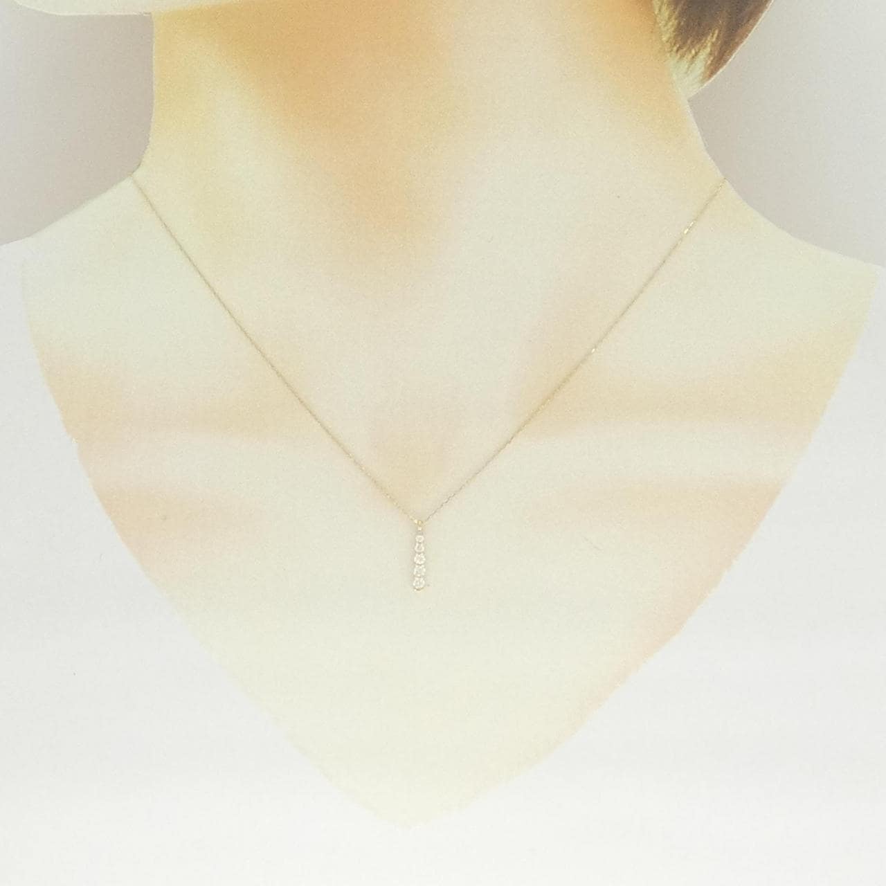 4゜C 合成モアサナイト ネックレス