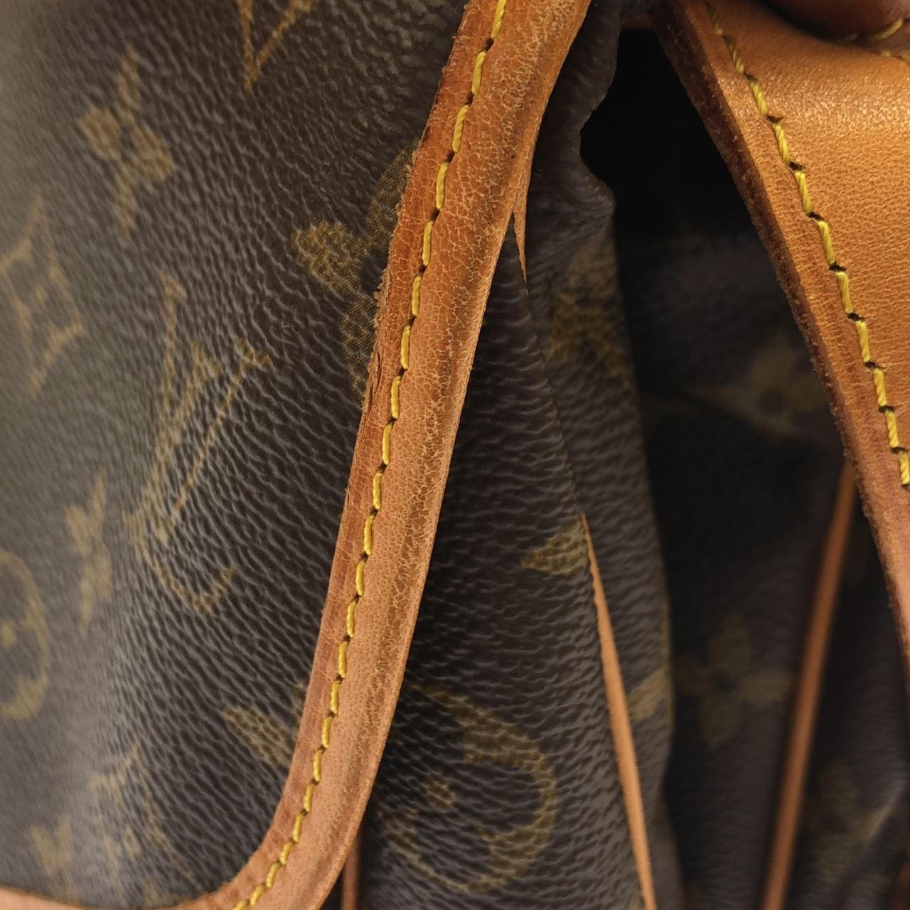 ルイヴィトン モノグラム ソミュール 30cm M42256 ショルダーバッグ