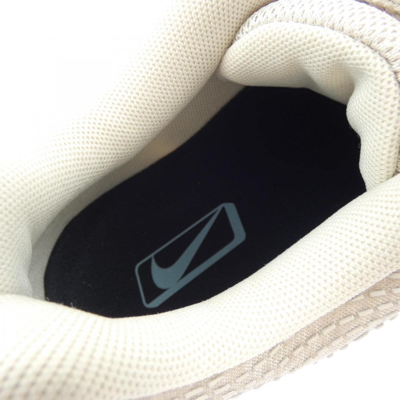 ナイキ NIKE HQ3478-104 スニーカー