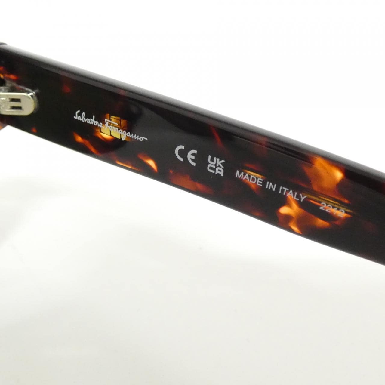 【新品】サルヴァトーレフェラガモ SF1086S サングラス