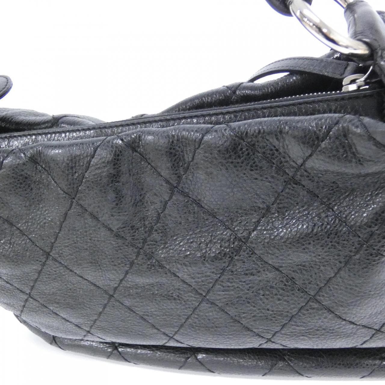 シャネル オンザロード ライン ショルダーバッグ