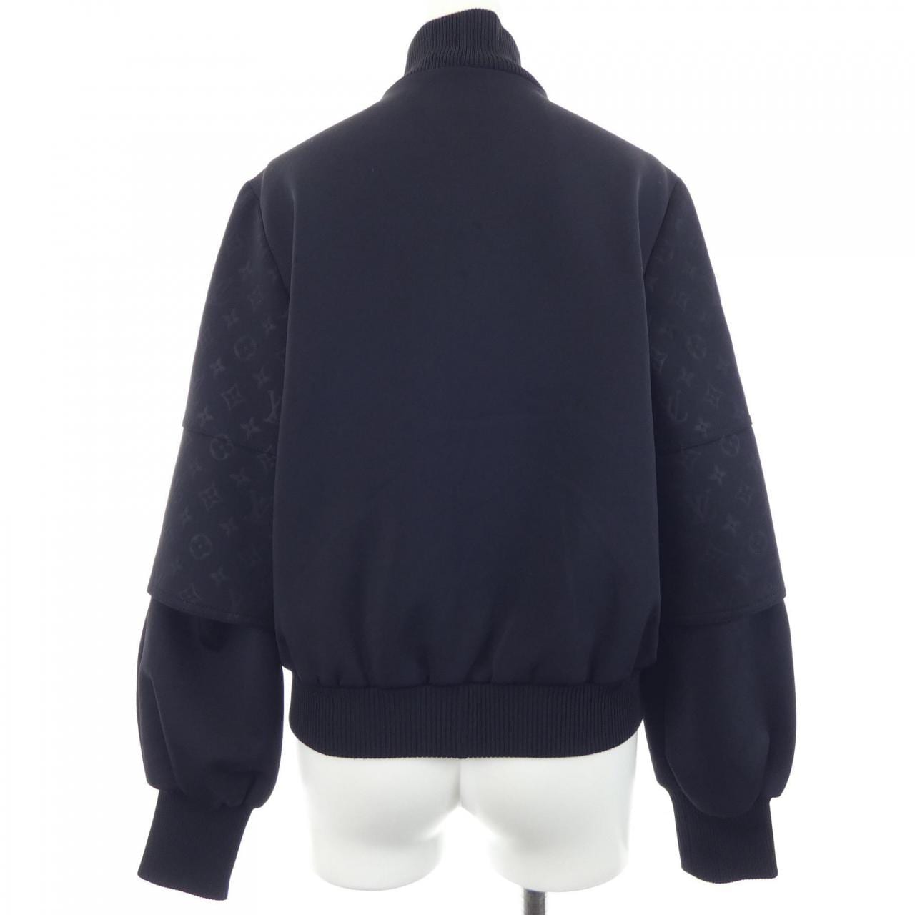 ルイヴィトン LOUIS VUITTON エンボスモノグラム FMJA26D97 ブルゾン