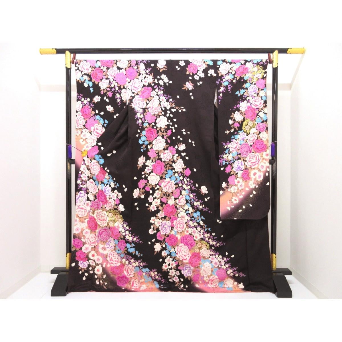 振袖　友禅金彩加工　刺繍入りボカシ染　ラインストーン入