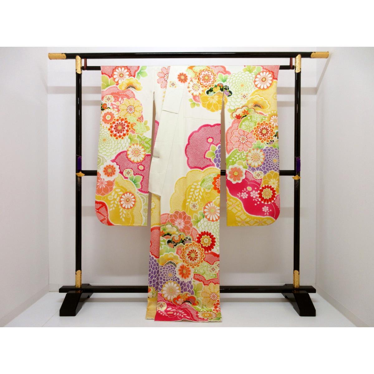 振袖　友禅金彩加工　刺繍入り