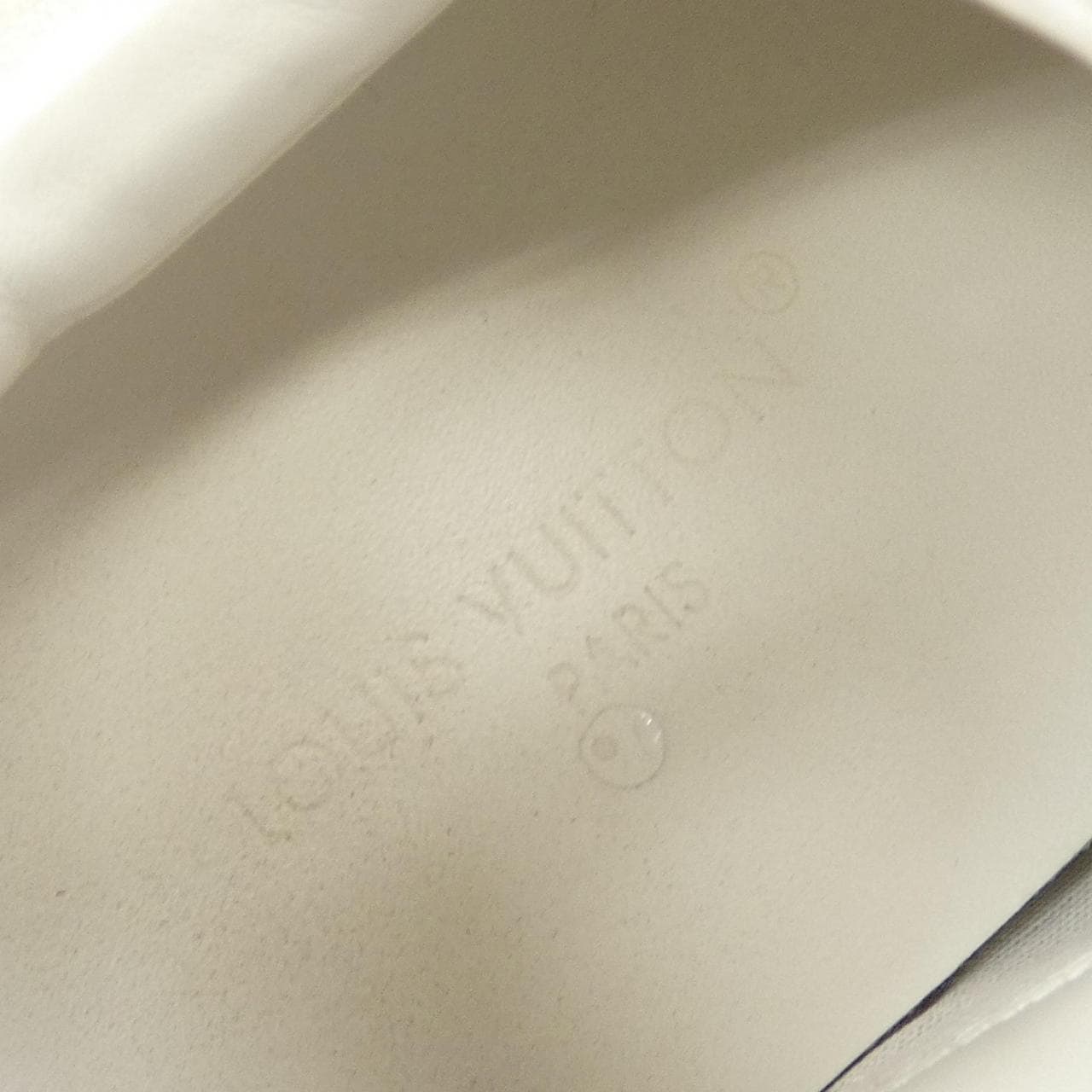 ルイヴィトン LOUIS VUITTON ランアウェイライン スニーカー