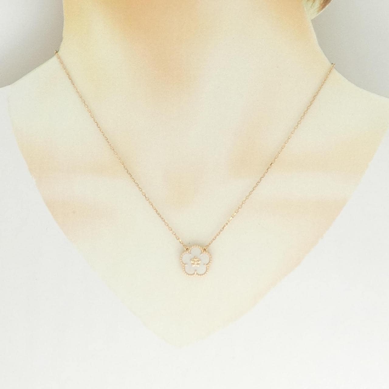 ヴァンクリーフ&アーペル ラッキー スプリング プラムブロッサム ネックレス