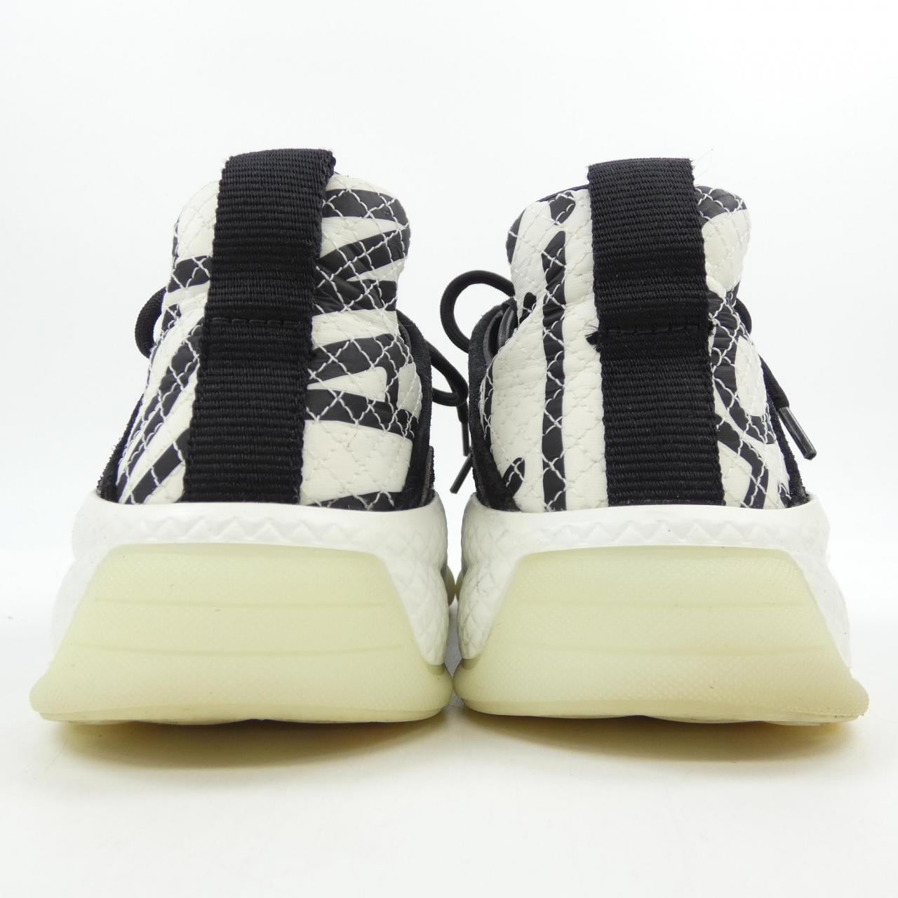 シャネル CHANEL グラフィックロゴ G38290Y55488 スニーカー