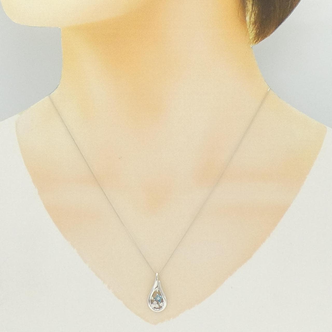 K18WG フラワー ダイヤモンド ネックレス 0.08CT
