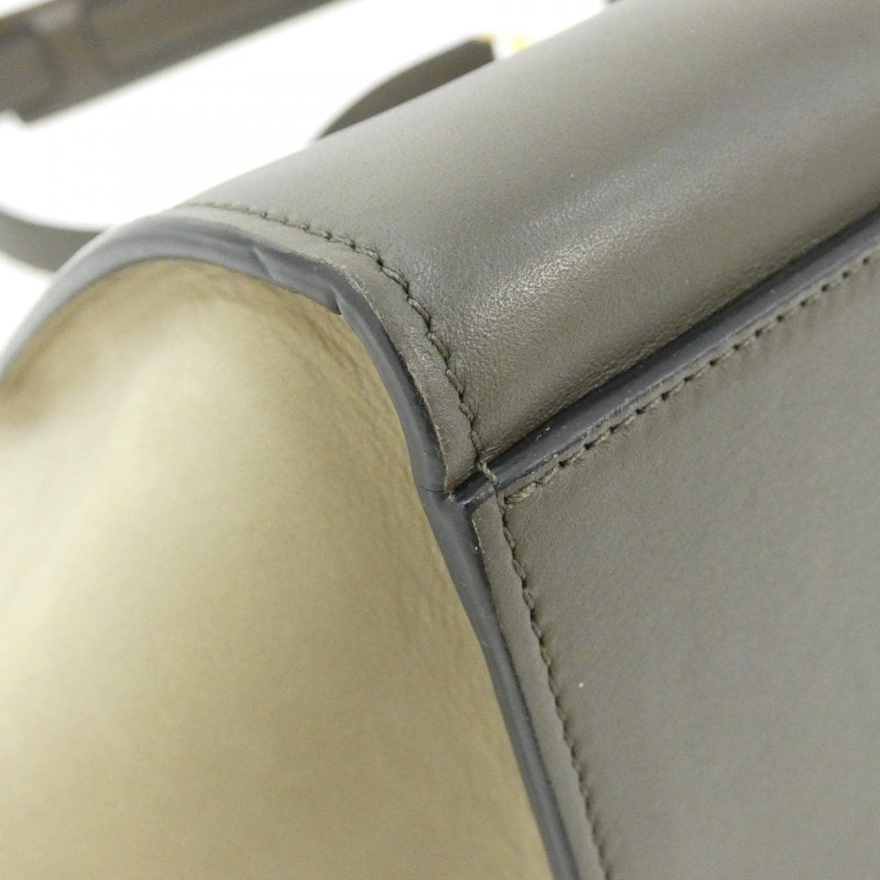 セリーヌ スモール トラペーズ 174683XDD バッグ