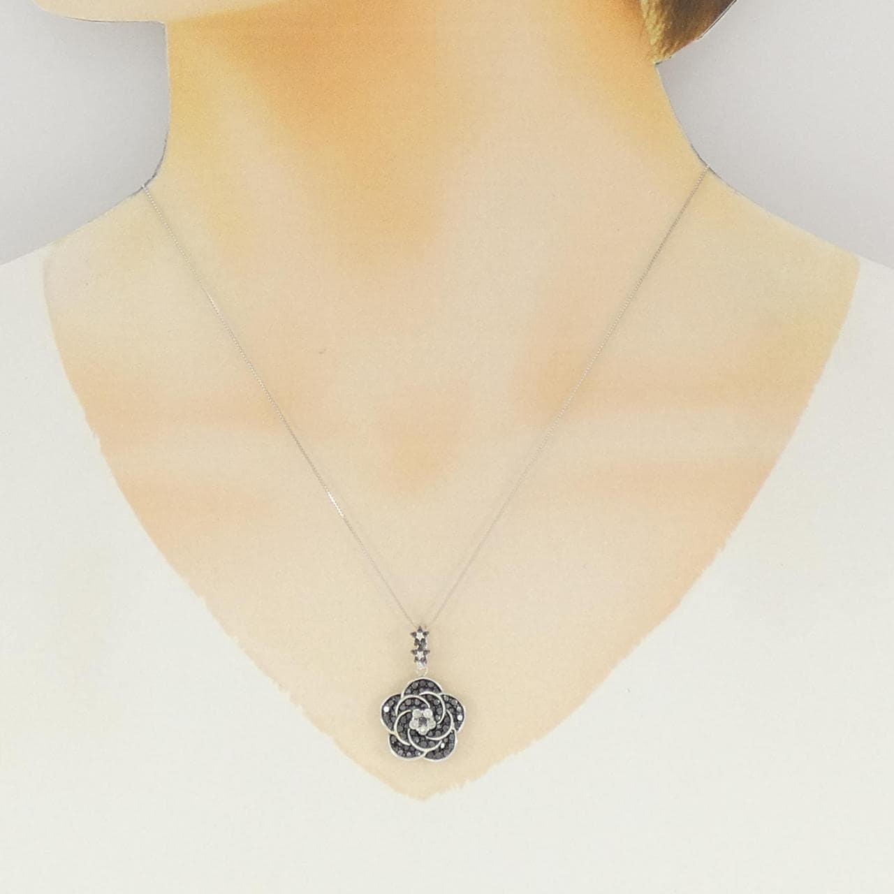 K18WG/K18BG フラワー ダイヤモンド ネックレス 0.16CT