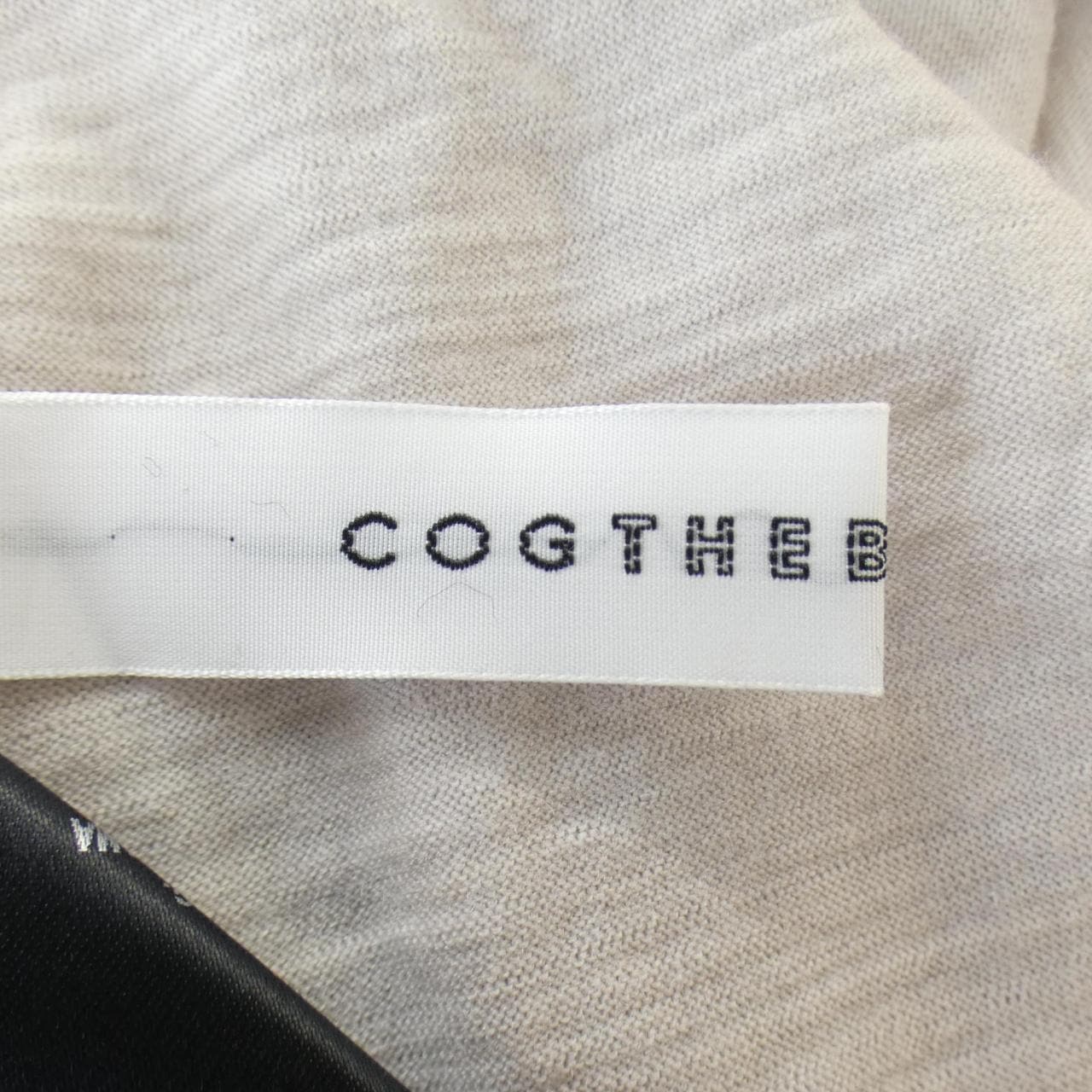 コグザビッグスモーク COGTHEBIGSMOKE トップス