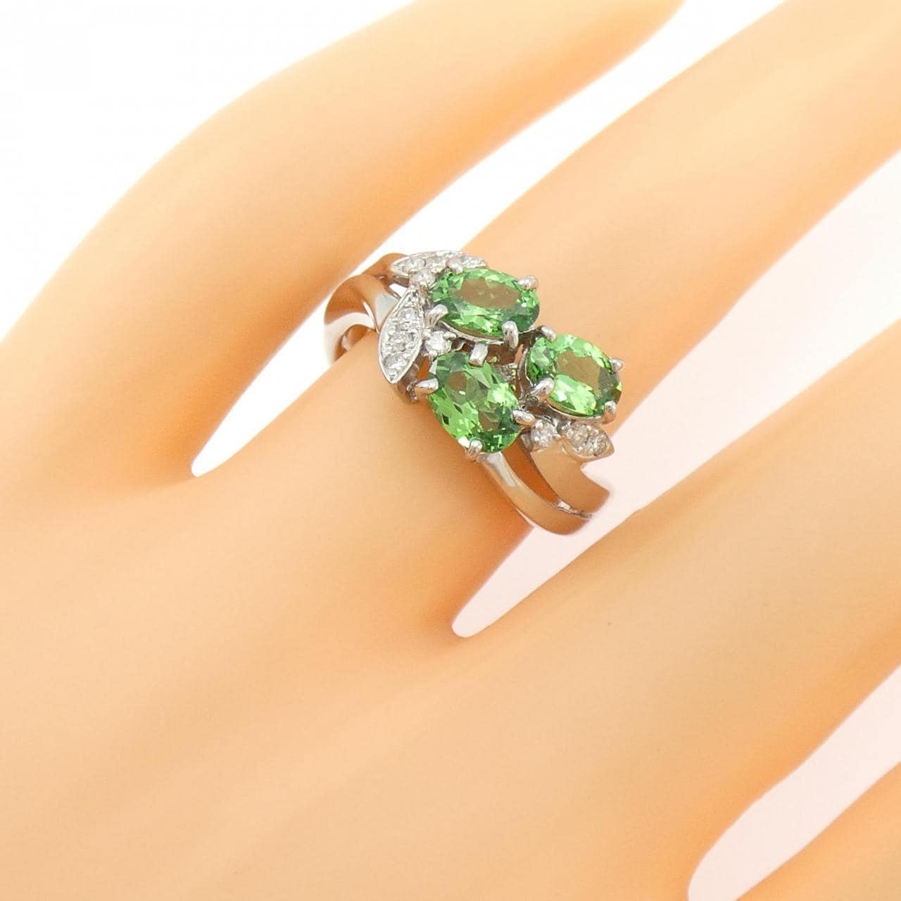 K18WG グリーンガーネット リング 1.32CT