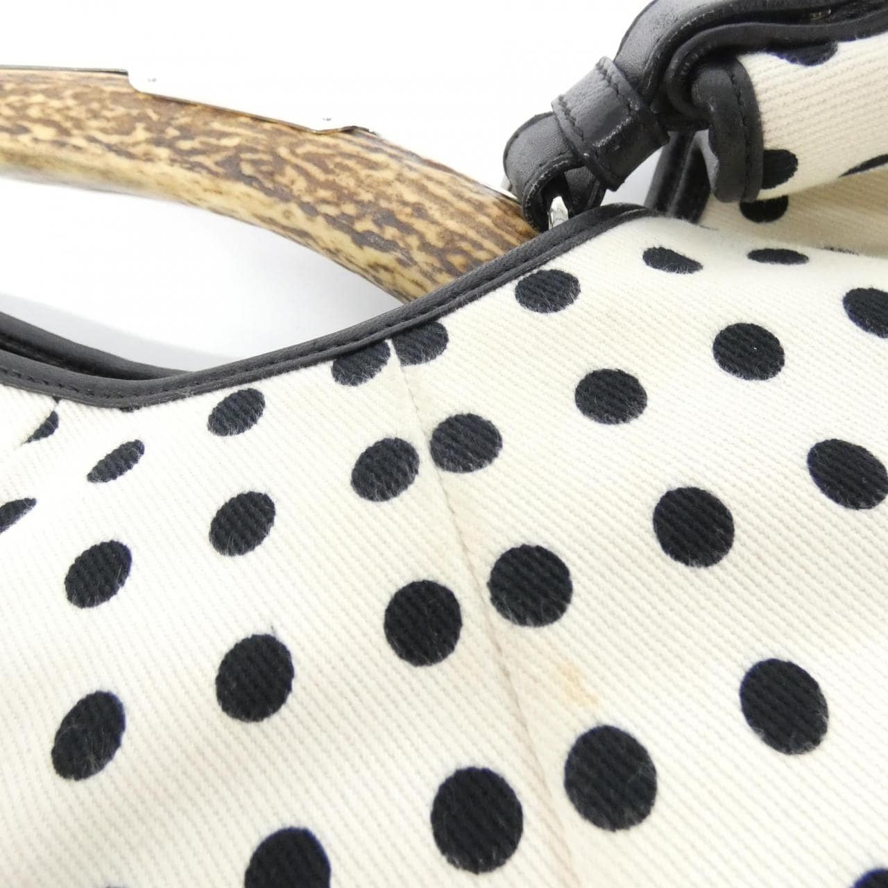 イヴサンローラン 135202 FB11N ショルダーバッグ