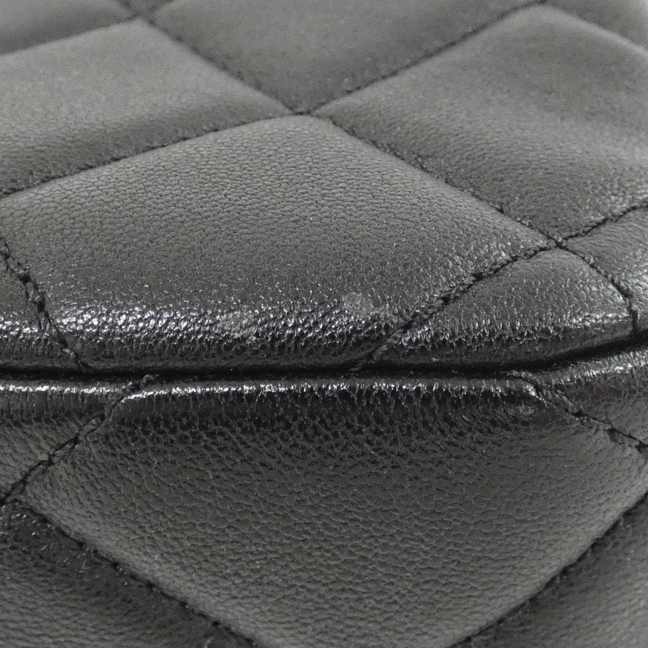 CHANEL AS5004 Shoulder Bag