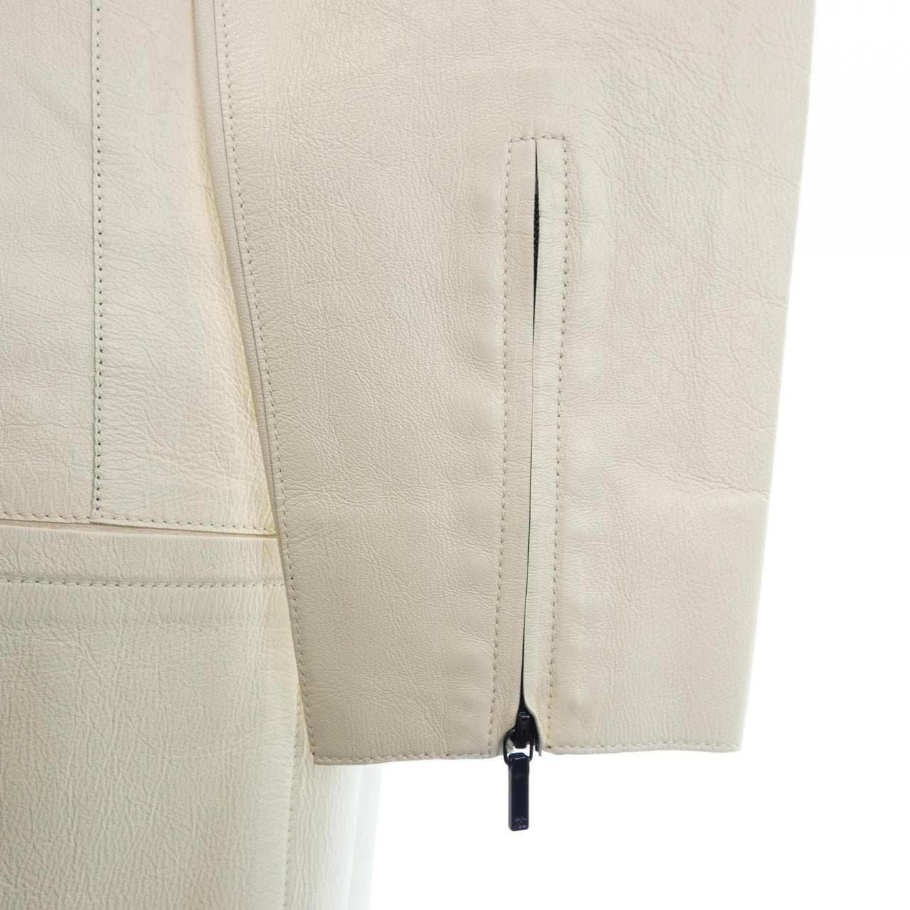 シャネル CHANEL P47513C00234 レザーコート