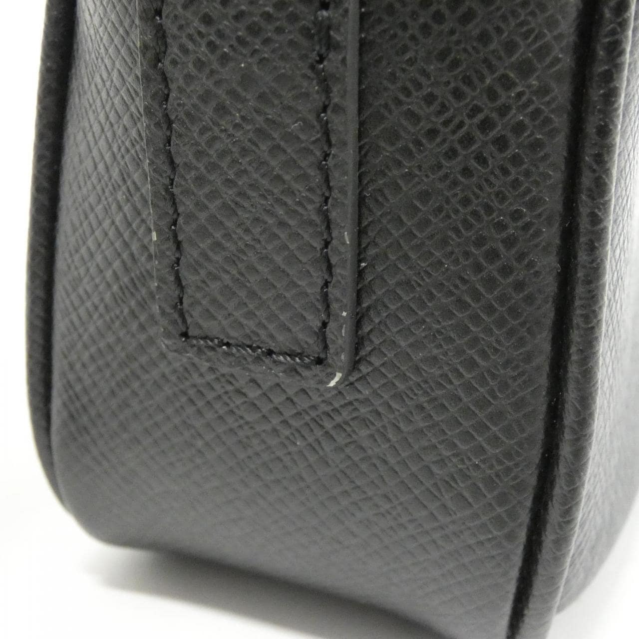 ルイヴィトン タイガ ポシェット カサイ M30441 セカンドバッグ