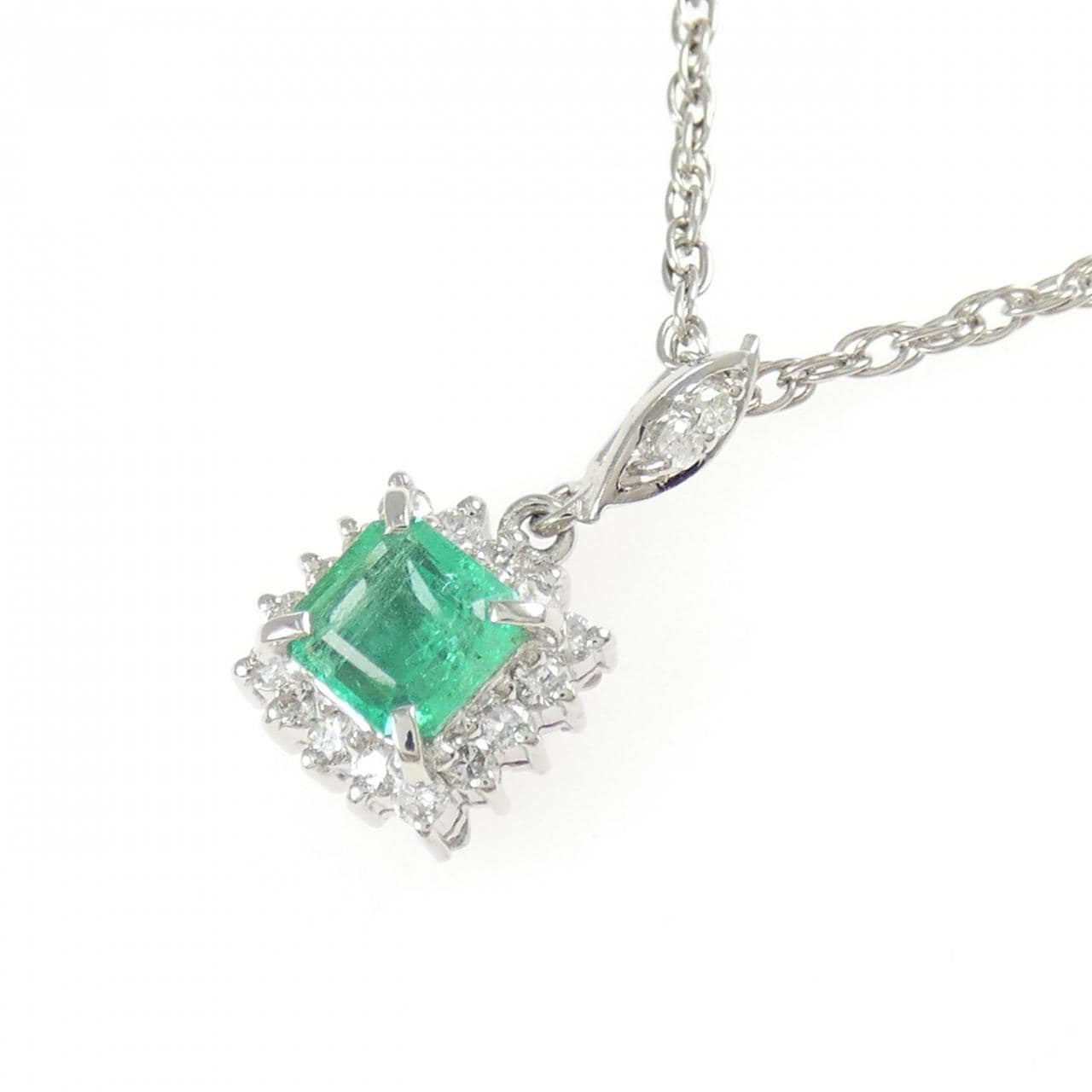 PT900 エメラルド ネックレス 0.83CT