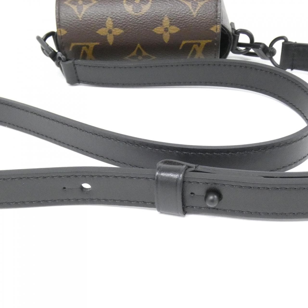 ルイヴィトン モノグラム マカサー Sロック ヴェルティカル ウエアラブル ウォレット M81522 ショルダーバッグ