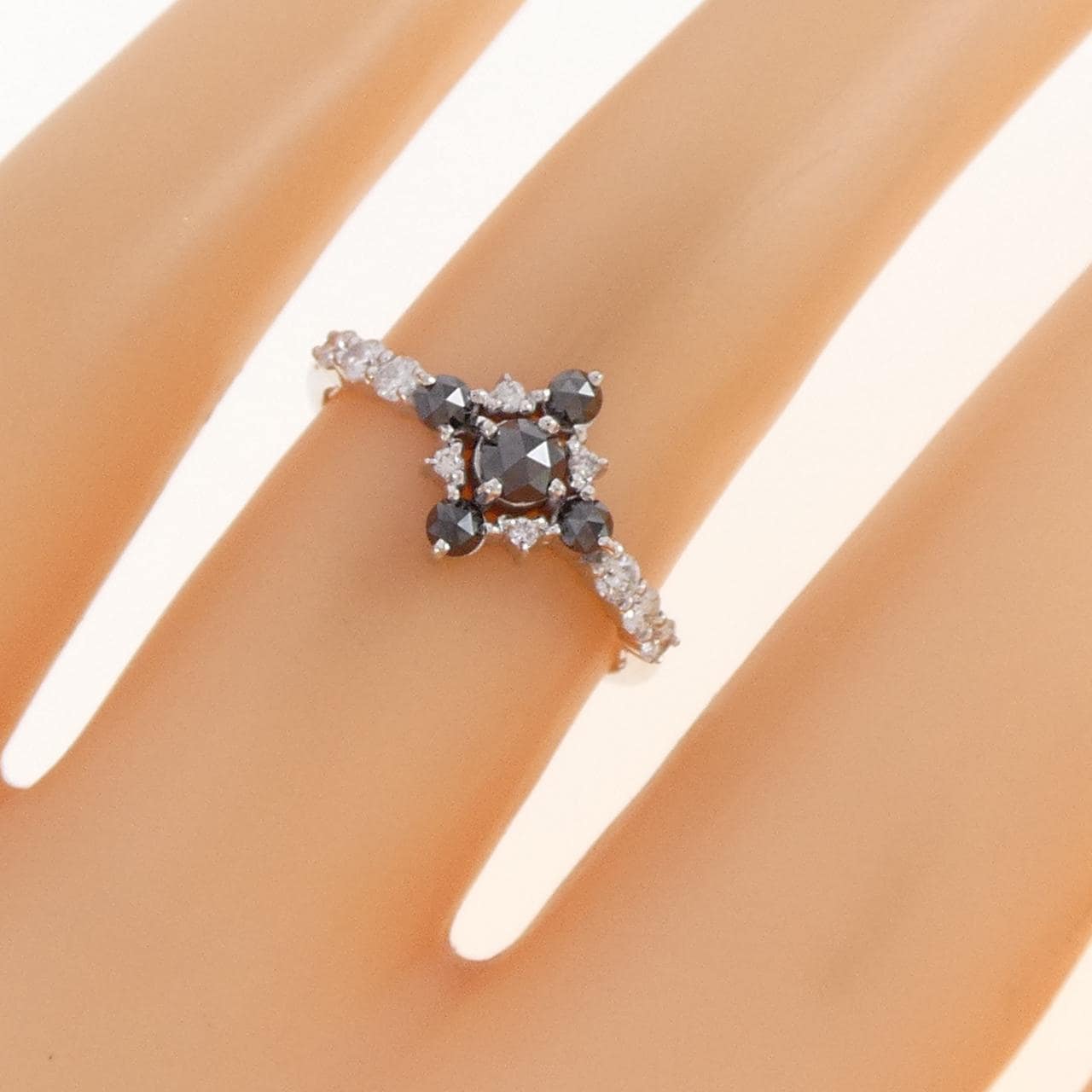 K18WG ダイヤモンド リング 0.47CT