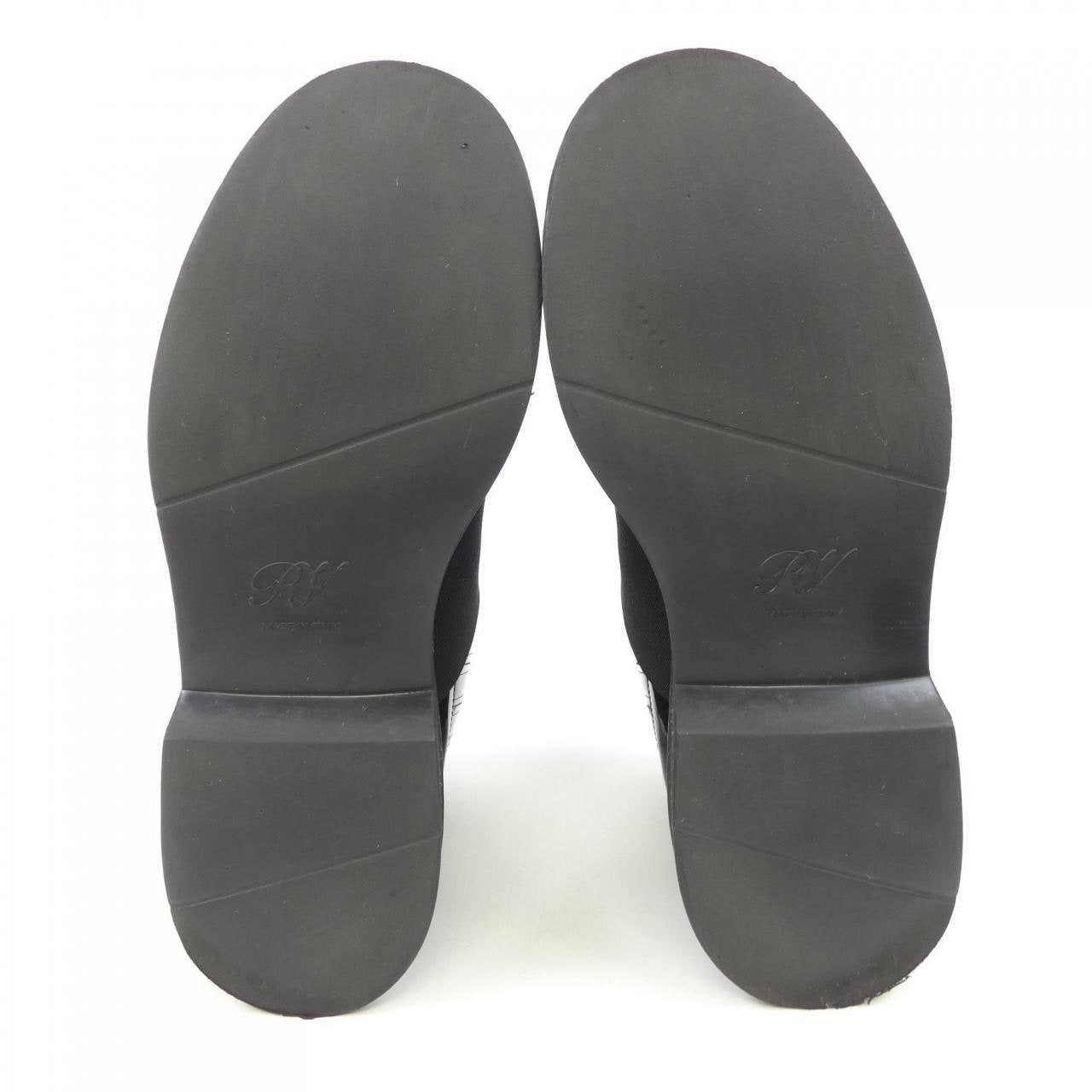 ROGER VIVIER Viv Ranger 钻扣靴子