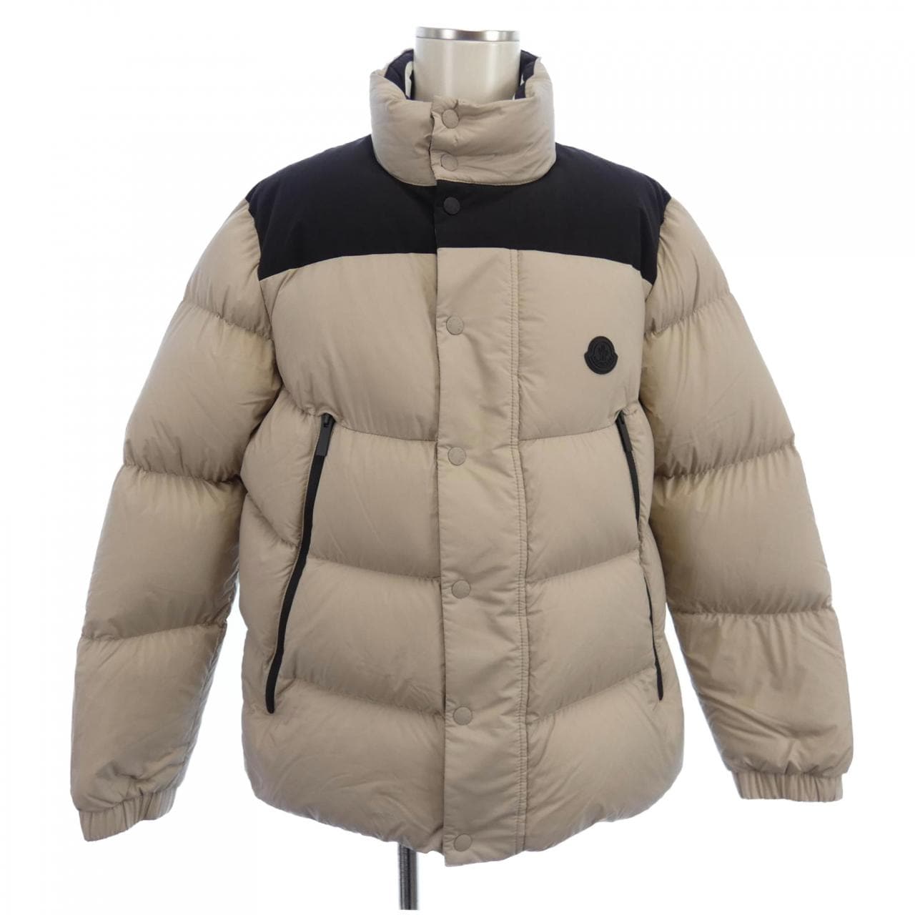 モンクレール MONCLER ダウンジャケット