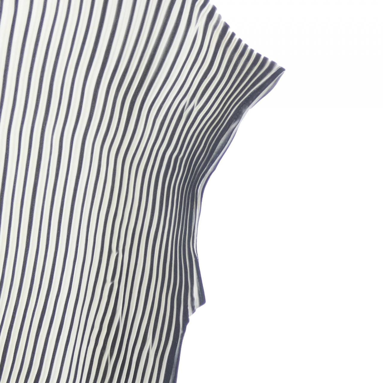 イッセイミヤケ ISSEY MIYAKE IM41FH601 ワンピース