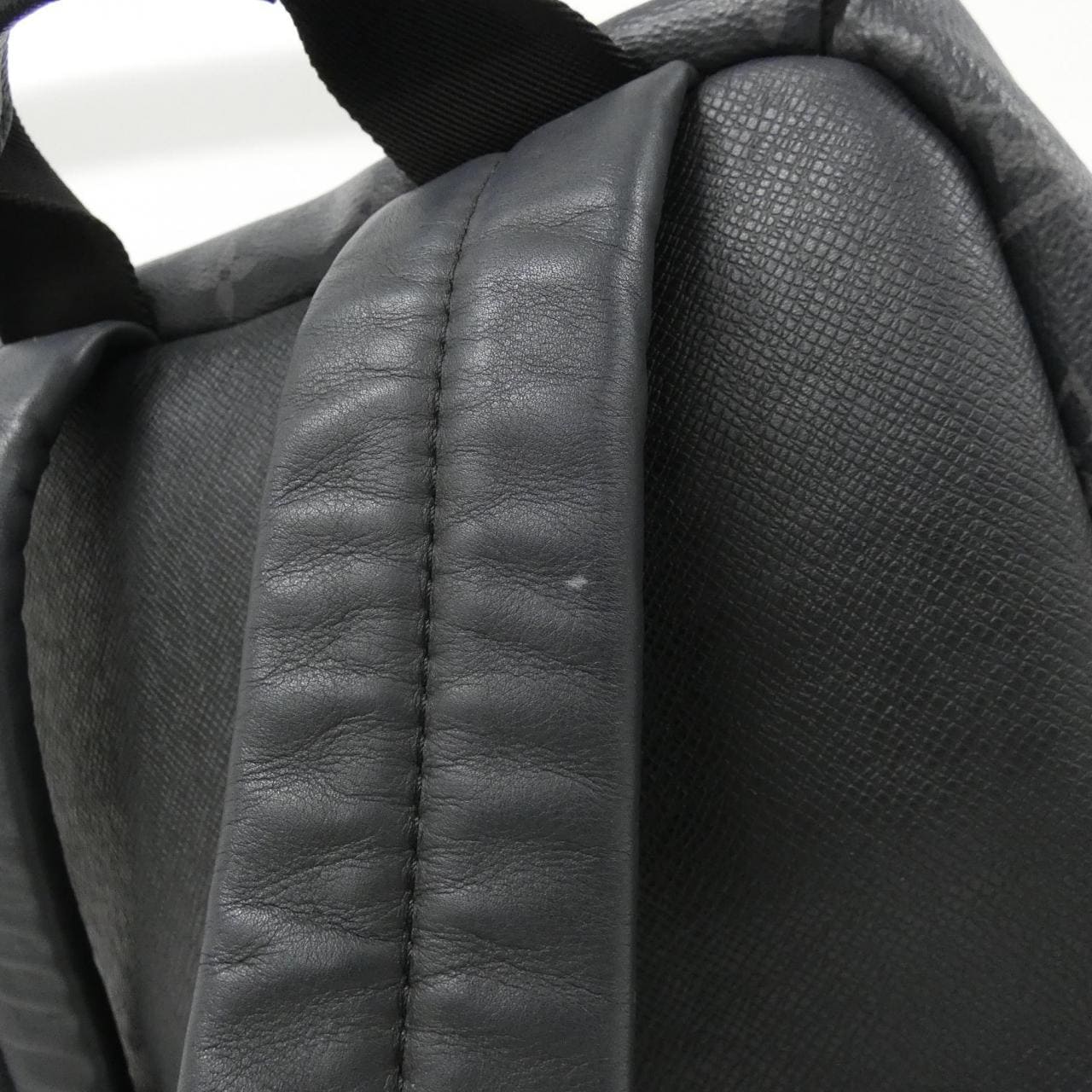 ルイヴィトン タイガ ラマ ディスカバリー バックパック M30230 リュックサック