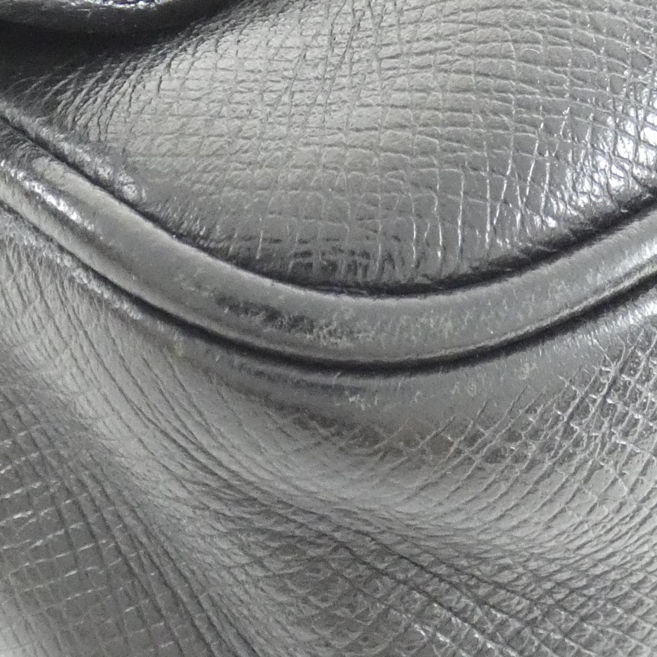 LOUIS VUITTON Taiga 腰包戶外 M33438 單肩包