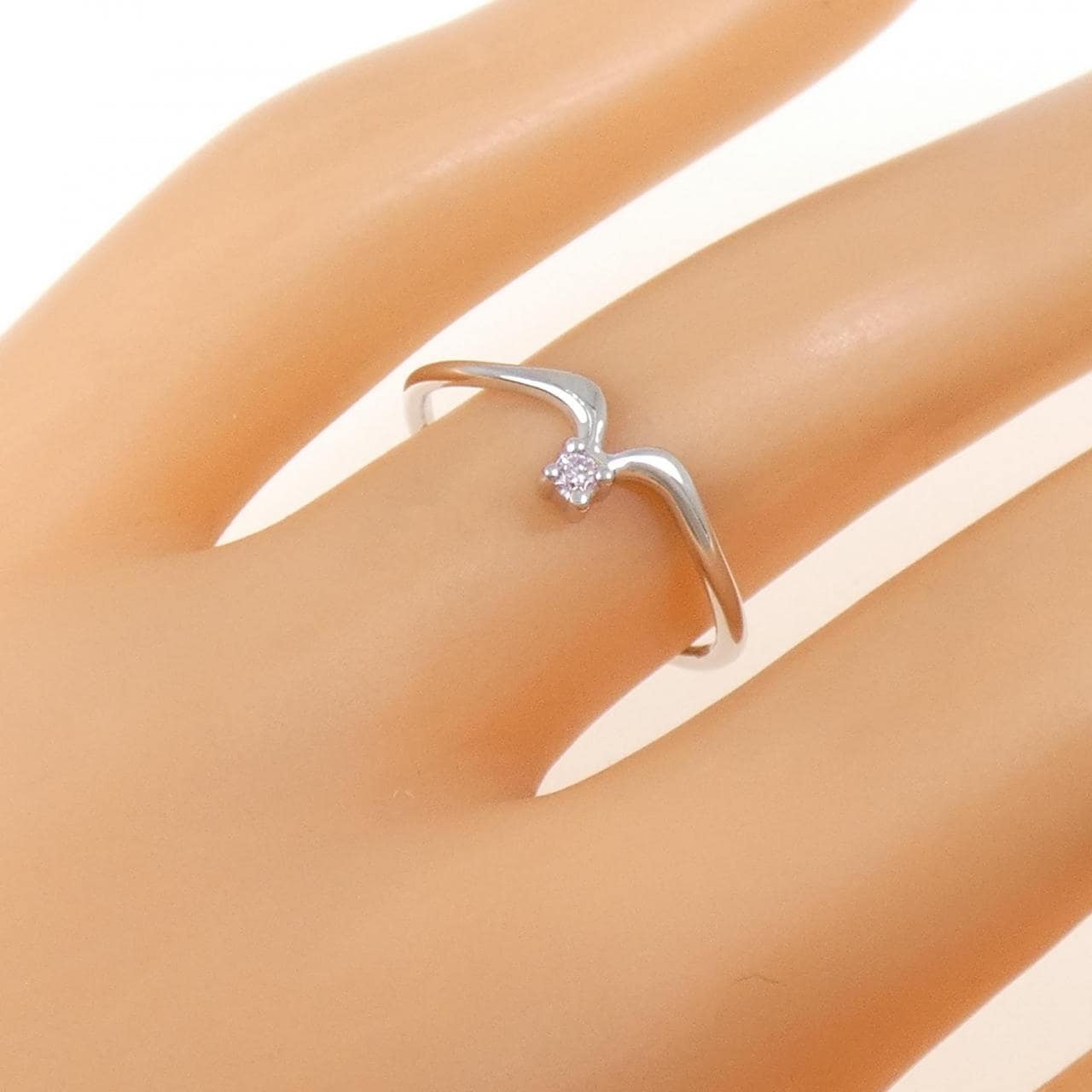 750WG ピンクダイヤモンド リング