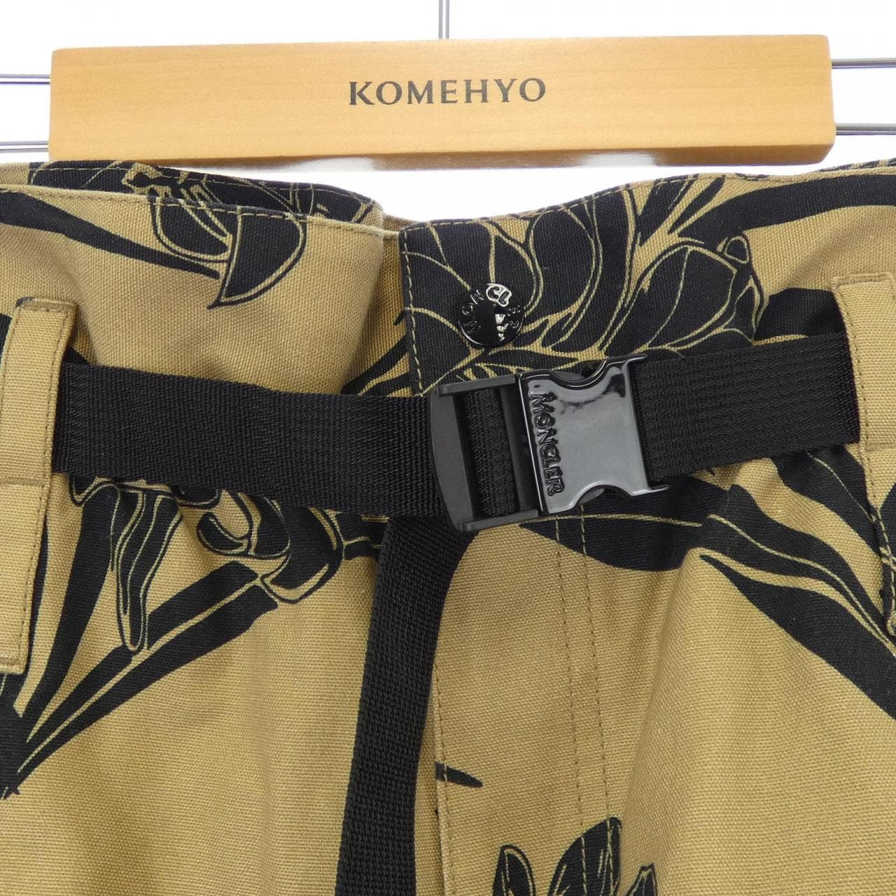 モンクレール MONCLER K10932B00015 598NE ショートパンツ