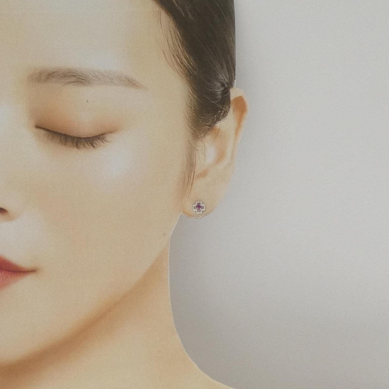 K18WG ガーネット ピアス